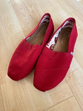 Toms Kids Red Canvas Slip-On Sneakers